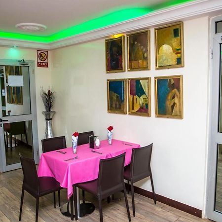 Hotel Univers 3 Aeroport Luxe Niamey Eksteriør bilde