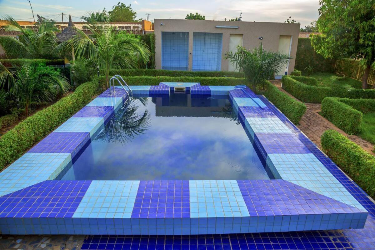 Hotel Univers 3 Aeroport Luxe Niamey Eksteriør bilde