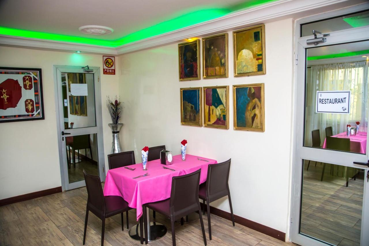 Hotel Univers 3 Aeroport Luxe Niamey Eksteriør bilde